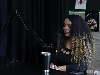 Amateur Sex Movies: Charlottyes shares peak moments in prive chat with Raphaela Savanah, captured in live intensity. Exchanges turn electric, words and actions blending seamlessly. Screen glow highlights every flush of excitement.